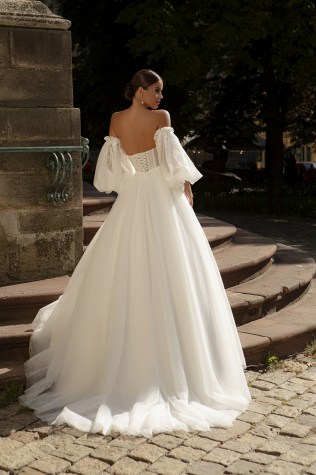 902-3-Wedding-dress-Lady-Di-Bride