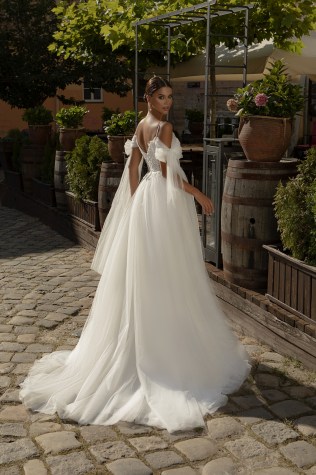 904-3-Wedding-dress-Lady-Di-Bride-1
