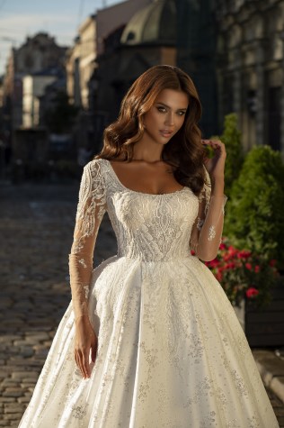 910-2-Wedding-dress-Lady-Di-Bride-1