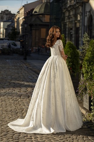 910-3-Wedding-dress-Lady-Di-Bride-1