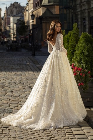 912-2-Wedding-dress-Lady-Di-Bride-1