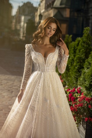 912-3-Wedding-dress-Lady-Di-Bride-1