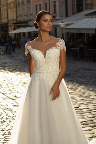925-3-Wedding-dress-Lady-Di-Bride