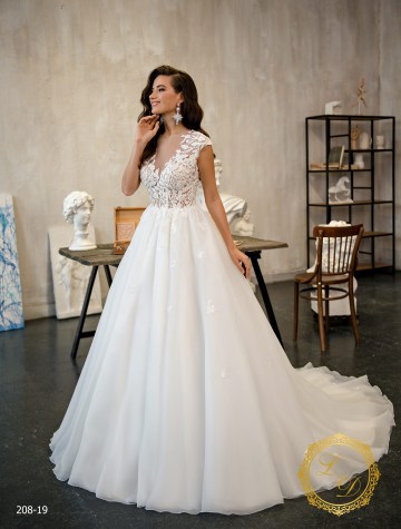 Свадебные-платья-оптом-208-19-1-scaled