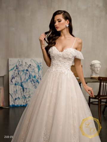 Свадебные-платья-оптом-210-19-2-scaled