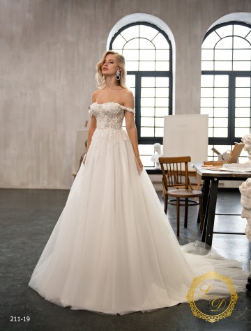 Свадебные-платья-оптом-211-19-1-scaled